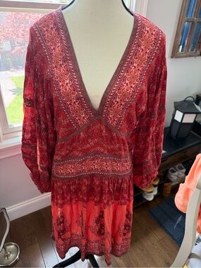 Area stars Dark Red V-Neck Bohemian Floral Billowy Sleeves  Dress Sz Medium BNWT